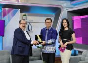 Jaga Stabilitas Harga Obat Nasional, Taruna Ikrar Dianugerahi Award Kepemimpinan Visioner 2026 dari GP Farmasi Indonesia