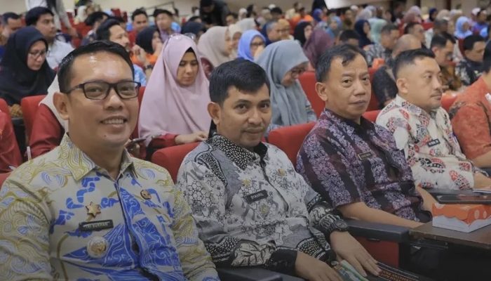 Camat Makassar Hadiri Rapat Monitoring dan Evaluasi Program APBD Triwulan I 2026