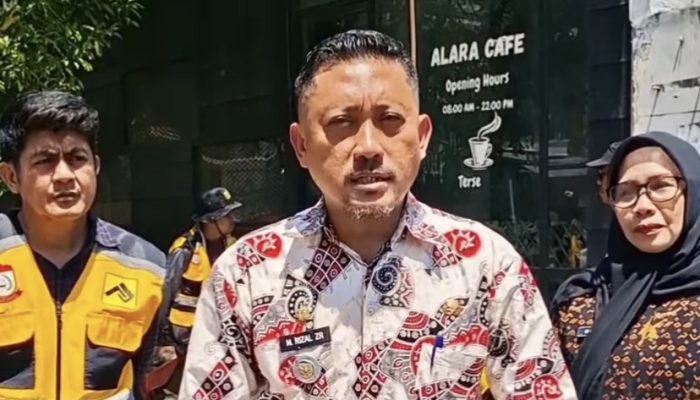 Respons Cepat Aduan Warga, Camat Mamajang Tinjau dan Normalisasi Drainase di Jalan Serigala