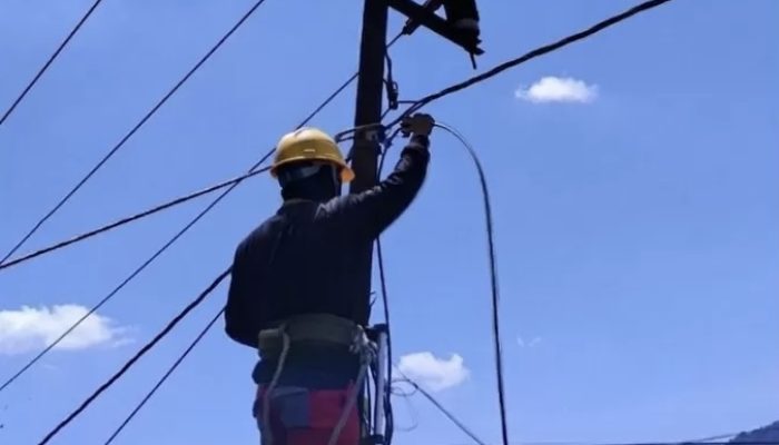 Respons Cepat PLN Icon Plus: Penanganan Gangguan Kabel Putus di Borongloe Makassar