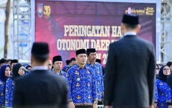 Camat Makassar Jadi Komandan Upacara Peringatan 30 Tahun Hari Otonomi Daerah 2026