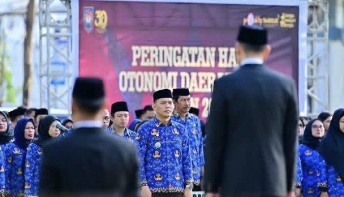 Camat Makassar Jadi Komandan Upacara Peringatan 30 Tahun Hari Otonomi Daerah 2026