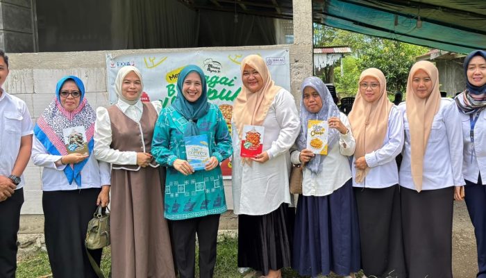Ketua TP PKK Sinjai Hadiri Peresmian Rumah Produksi Kerupuk Mama Ayna