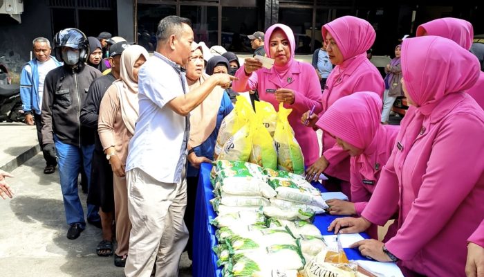 Sinergi DPC APPI Mamajang, Polsek dan Perumda Pasar Hadirkan Pasar Murah untuk Masyarakat