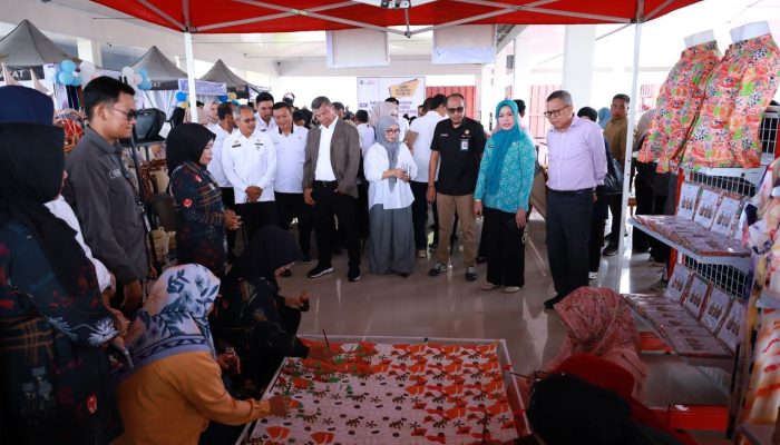 Produk Kriya Unggulan Batik Mawar dan Anyaman Lontar Tampil di Pameran Pinisi24