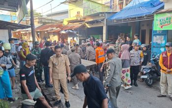 118 Pedagang di Pasar Pamos Mamajang Bongkar Lapak Secara Sukarela, Bukti Pendekatan Humanis