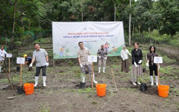 Taruna Ikrar Galakkan Gerakan Sejuta Pohon di Pesisir Danau Tob