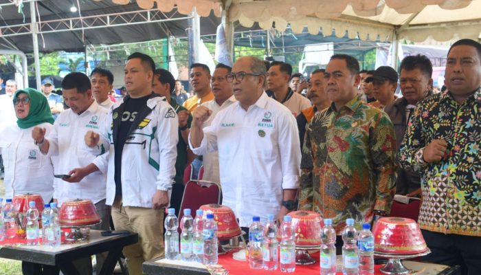 Bersama Bupati Wajo dan Pimpinan DPRD Sulsel, IAS Buka Turnamen Domino SMS Cup I