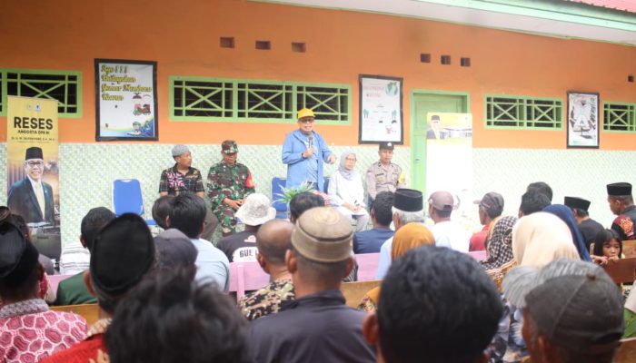 Taufan Pawe Reses ke Pulau Terluar Pangkep, Warga Haru Akhirnya Didatangi Anggota DPR RI