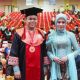 Didampingi Sang Istri, Yasir Machmud Resmi Diwisuda Doktor di Unhas