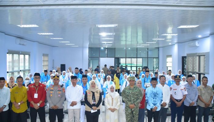 44 Jemaah Haji Sinjai Diberangkatkan, Bupati Ratnawati Pesan Jaga Kebersamaan
