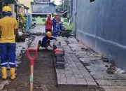 Tindak Lanjut Aduan Lontara+, Dinas PU Makassar Lakukan Pemasangan Paving Blok di Jl. Muhammadiyah