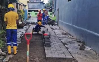 Tindak Lanjut Aduan Lontara+, Dinas PU Makassar Lakukan Pemasangan Paving Blok di Jl. Muhammadiyah