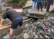 Bukan Limbah Dapur MBG, Luapan Air di Jalan Makmur dan Merdeka Akibat Selokan Tersumbat Sampah