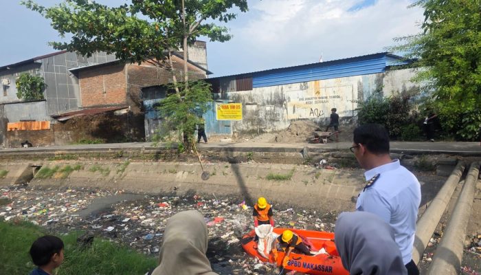 Respon Aduan Warga, Munafri Kerahkan Tim Gabungan Bersihkan Sampah di Kanal Bara-Baraya