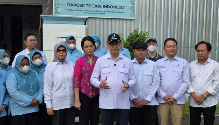 Kota Pahlawan Jadi Saksi, Taruna Ikrar Turun Langsung ke SPPG Pastikan Pangan Aman dan Bergizi bagi Generasi Indonesia