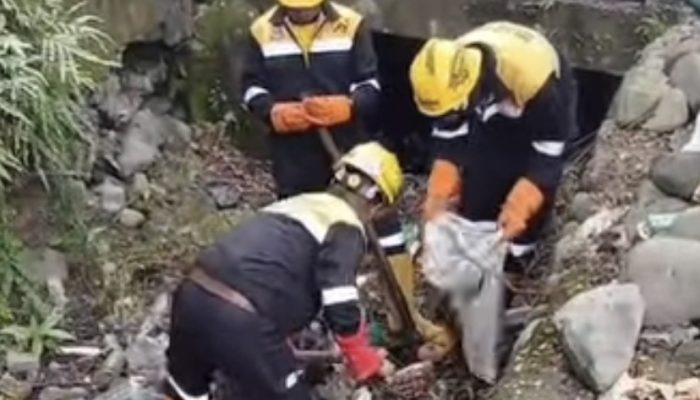 Tindak Lanjut Aduan Lontara+, Dinas PU Makassar Normalisasi Saluran Sekunder di Jl. Boulevard Perumahan Lili