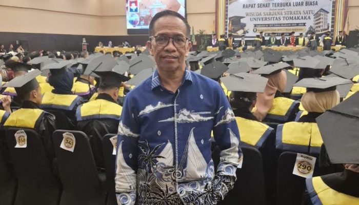 Dari Kampus ke Pengabdian: Sebuah Refleksi di Wisuda ke-16 Universitas Tomakaka