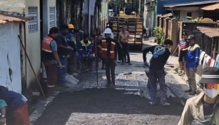 DPU Makassar Tindak Lanjuti Aduan Lontara+, Lakukan Penambalan Jalan di Jl. Harimau