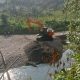 Warga Resah, Excavator Diduga Keruk Material Sungai Dekat Jembatan Penghubung Luwu Utara–Luwu Timur