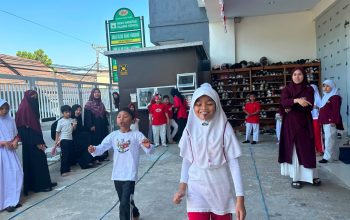 Semangat Kemerdekaan Menggema di RHIS Makassar, Siswa Antusias Ikuti Beragam Perlombaan