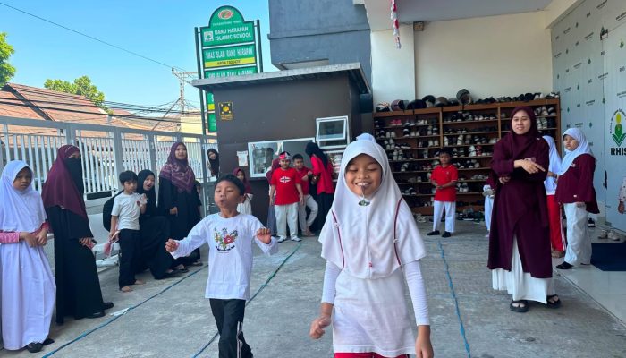 Semangat Kemerdekaan Menggema di RHIS Makassar, Siswa Antusias Ikuti Beragam Perlombaan
