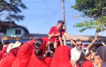 Pedagang Pasar Senggol Gelar Senam Kemerdekaan, Warga Tumpah Ruah Ikut Bergoyang