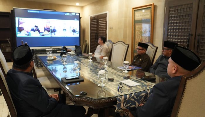 Kepala Bappeda, BPKAD dan Distaru Dampingi Walkot Appi Ikuti Paripurna DPRD, Behas Ranperda Aset Daerah