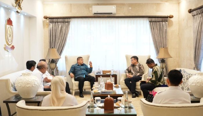 Didampingi Kepala Bappeda, BKPSDMD, Dispar dan DPMPTSP, Walkot Makassar Bertemu Dubes Singapura