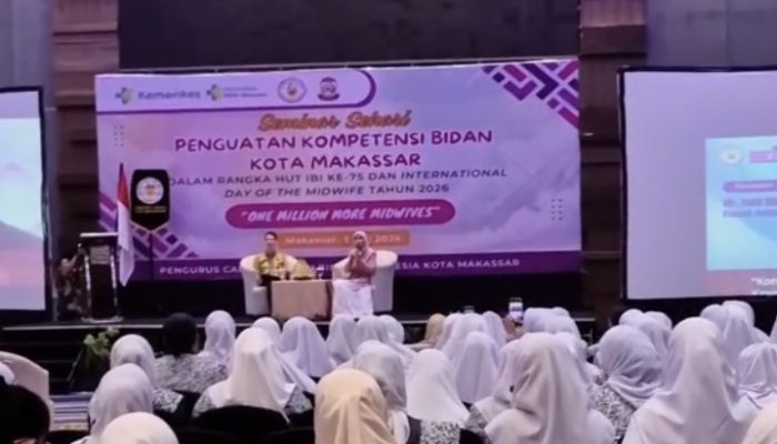 Kepala DPPPA Makassar Tekankan Peran Strategis Bidan dalam Perlindungan Perempuan dan Anak pada HUT IBI ke-75