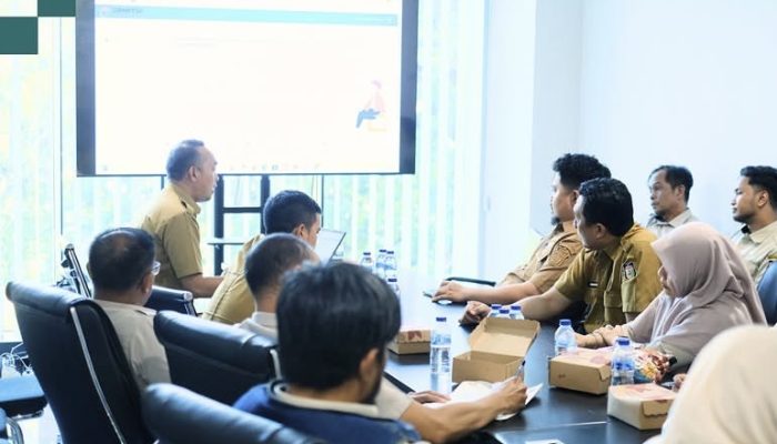 DPMPTSP dan Bapenda Makassar Bahas Pemanfaatan Data Perizinan untuk Optimalisasi Pajak Daerah