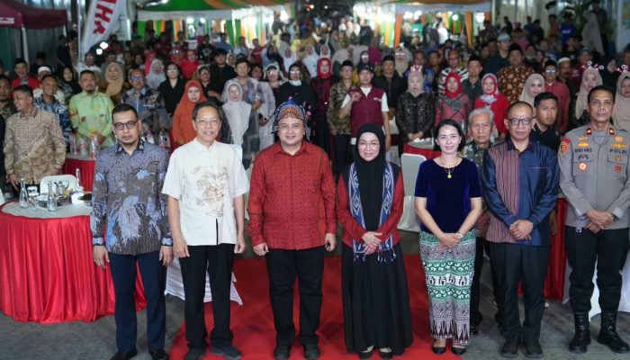Disambut Antusias Warga, Munafri dan Melinda Nikmati Semarak Pesta Rakyat Kecamatan Wajo