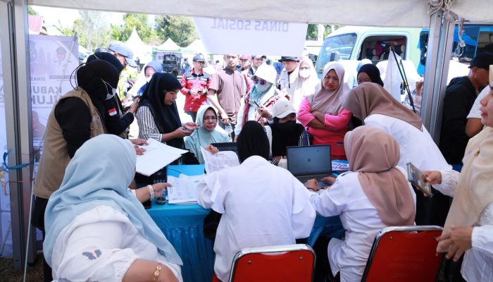 Hari Pertama Jambore Pelayanan, Warga Kindang Membludak Manfaatkan Layanan Publik