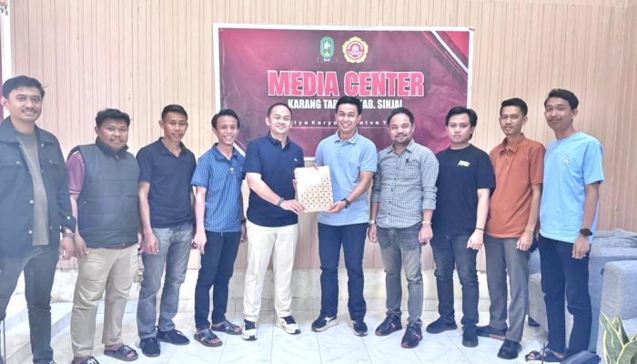 Yusran Guntur Kembalikan Formulir Caketum KT Sinjai, Bawa Lima Rekomendasi 