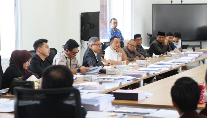 Duka Mendalam Praktisi Hukum di Ruang Dewan: Taufan Pawe Menuntut Keadilan atas Meninggalnya sang Cucu di RSIA Paramount