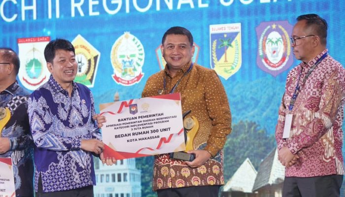 Wali Kota Makassar Terima Dua Penghargaan Pemda Berprestasi 2026 dari Kemendagri