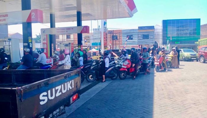 Jaga Ketertiban, Satpol PP Bulukumba Turunkan Personel ke Sejumlah SPBU