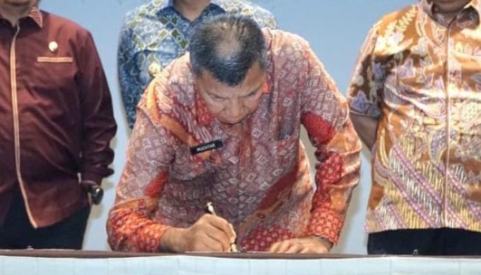 Bupati Andi Utta Tandatangan Komitmen  Percepatan Penyusunan RDTR
