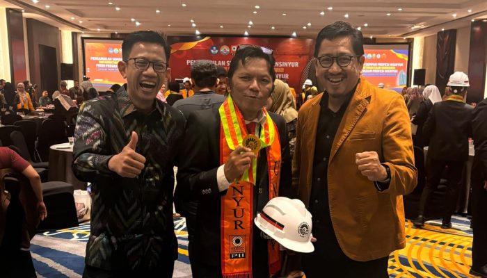 38 Lulusan PPI FT UNM Dikukuhkan, Salah satunya Kasubag Perlengkapan DPRD Makassar ‘Kaka Ocha’