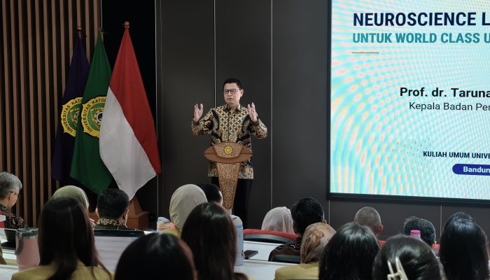 Taruna Ikrar di Unpar Bandung: Neuroscience Leadership Dorong Kampus Berkelas Dunia, BPOM Perkuat Program MBG