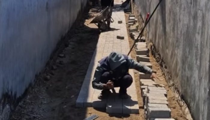 Akses Lanraki Lorong 6 Ditata, Dinas PU Makassar Pasang Paving Blok