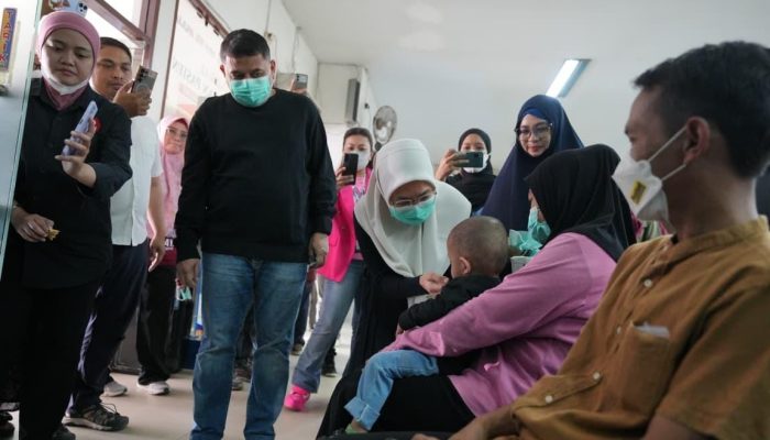 Walkot Appi Sambangi RSUD Daya, Bagi Masker hingga Cek Ruangan Pasien