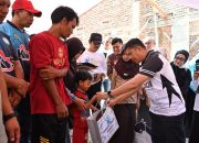 Disdik Peduli Hadir untuk Korban Kebakaran Salohe, Kadisdik Sinjai Serahkan Bantuan